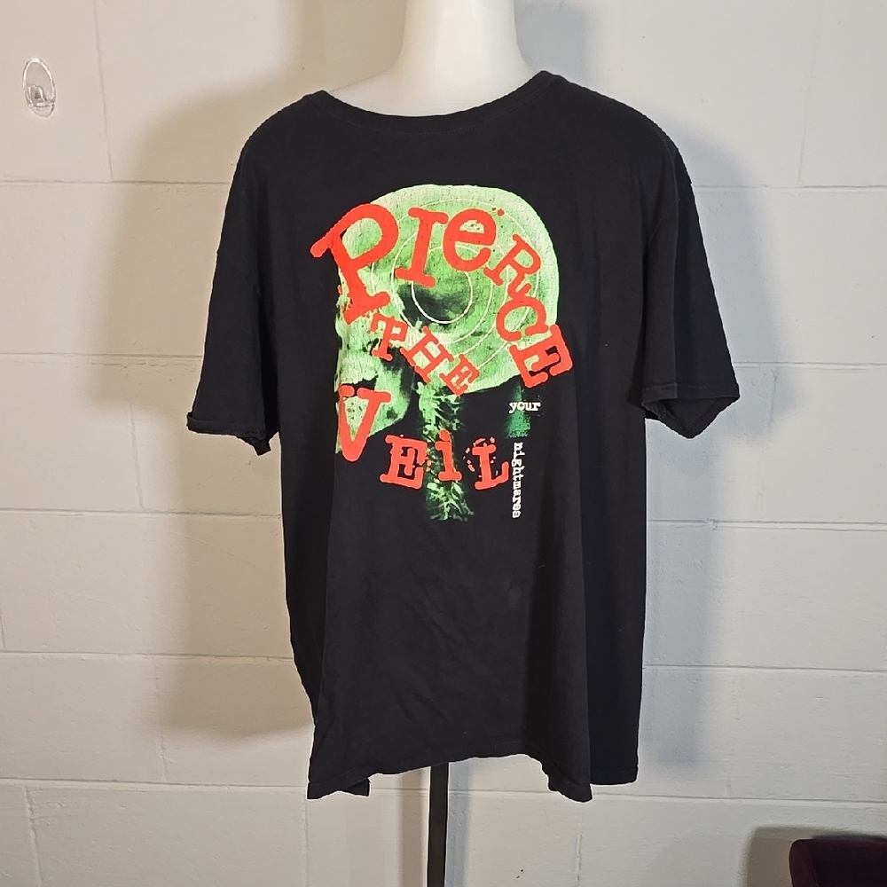 Reptile Graphic T-Shirt - Black and Green